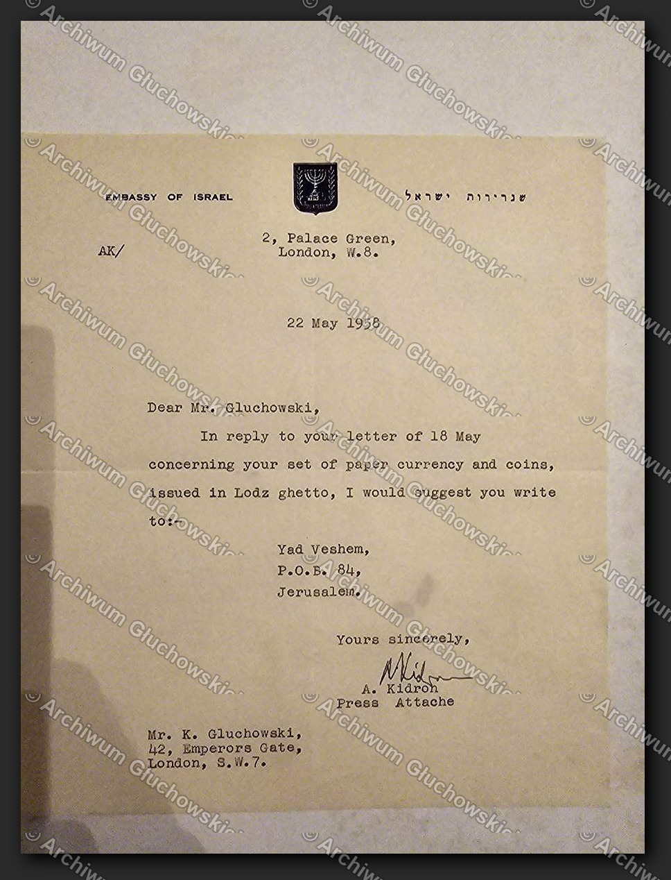 Odpowiedź Ambasady Izraela w Londynie — sugestia kontaktu z Yad Vashem w sprawie walut gettowych, 22.V.1958