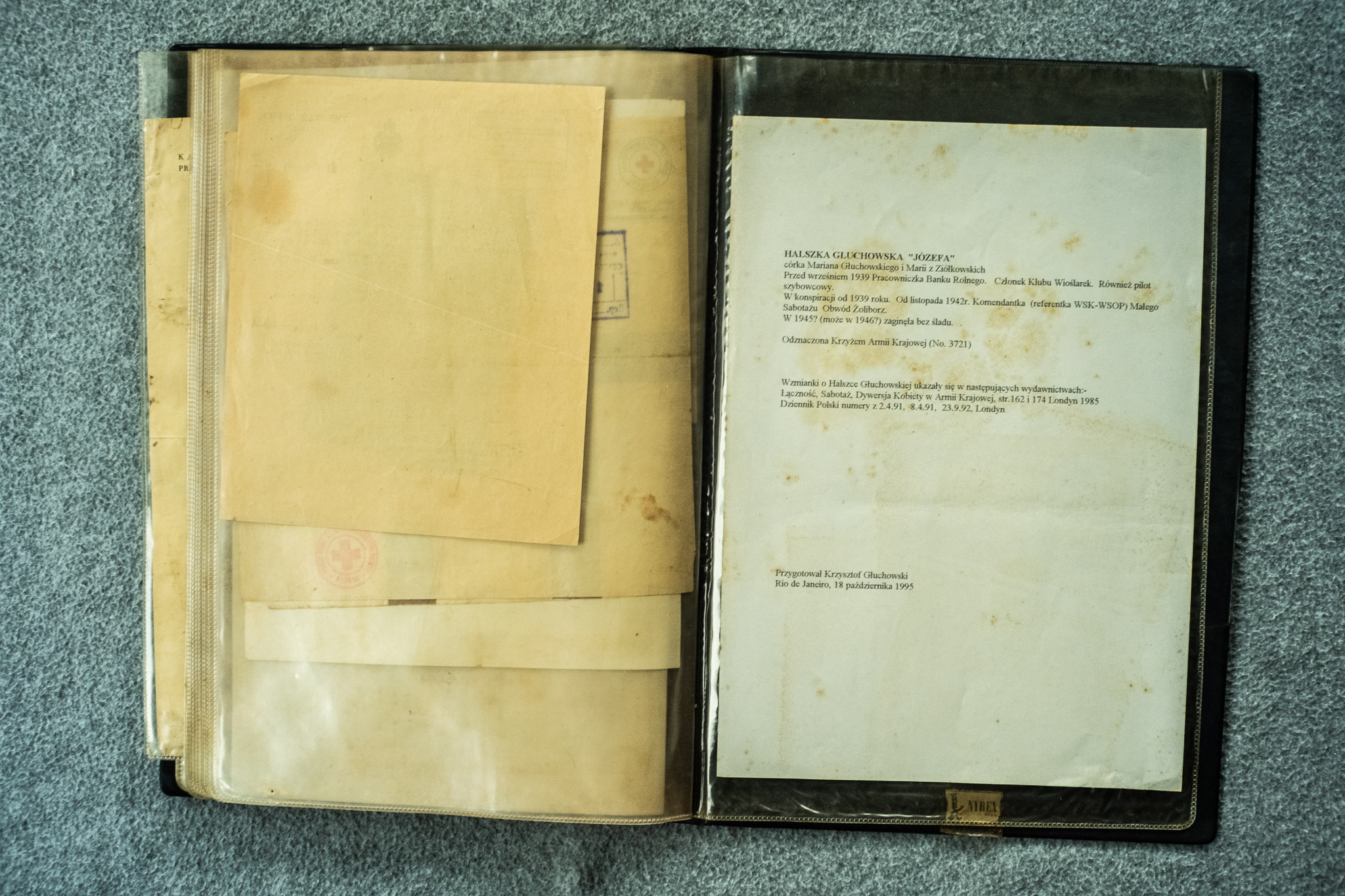 Sekcja C album fotograficzny — ostatnia strona z fotografią + kartka (DSCF6953)
