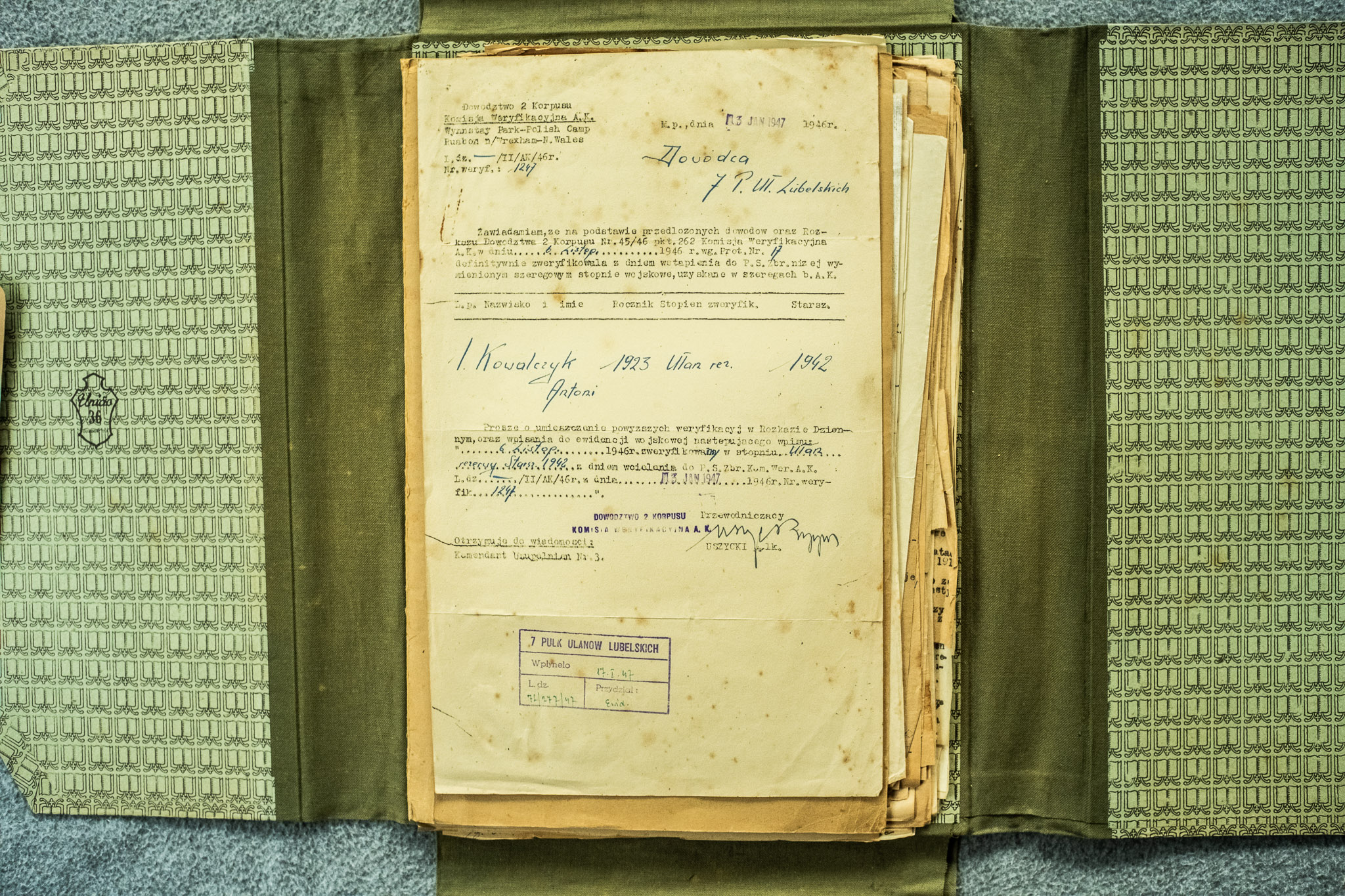 Karta weryfikacyjna AK Komisji 9 Korpusu — KONALECZYK 1925 Ulan rez. 1942, Brentwood Camp, M.p. 23.IX.1947, wpłynęło do 7 P.UŁ. 13.7.47 (DSCF6981)