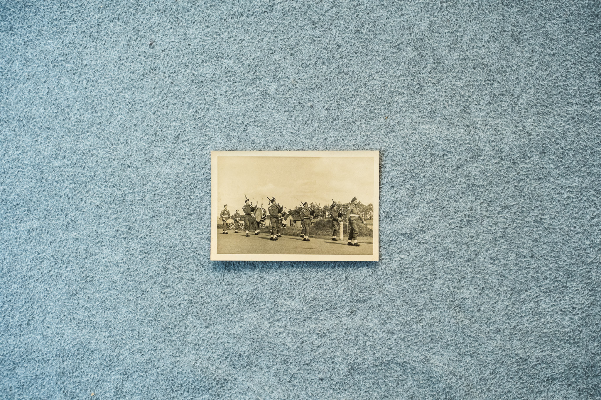 Fotografia pozioma grupy w mundurach (~10 osób, prawdopodobnie kawaleryjska) — DSCF7271