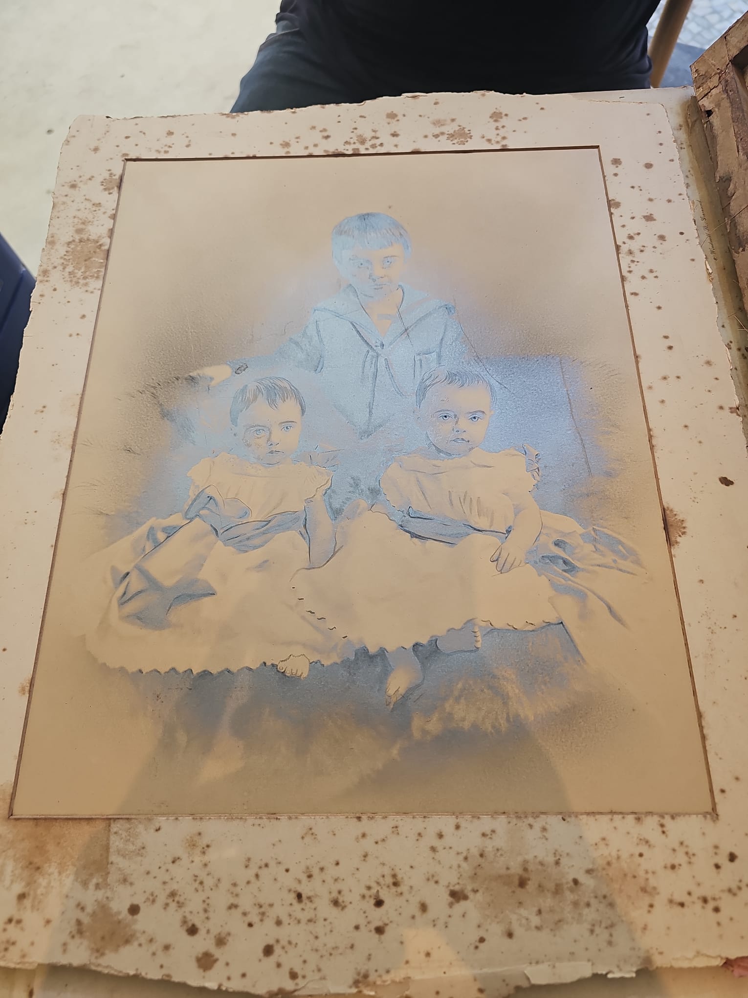 Fotografia portretowa trzech dzieci — prawdopodobnie dzieci Głuchowskich, ok. 1893–1896