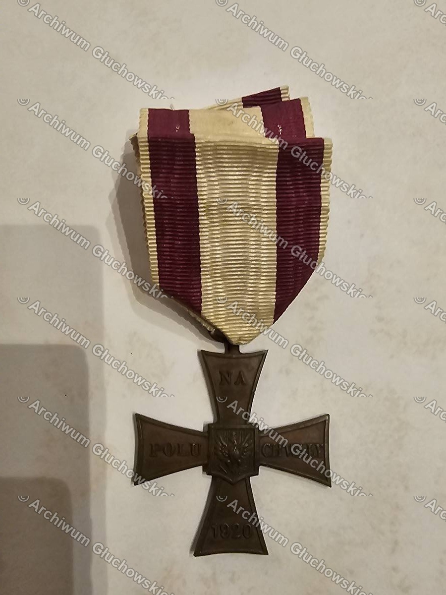 Medal 'NA POLU CHWAŁY 1920' (Krzyż Walecznych za Wojnę 1920) + insygnia wojskowe — galon, baretka