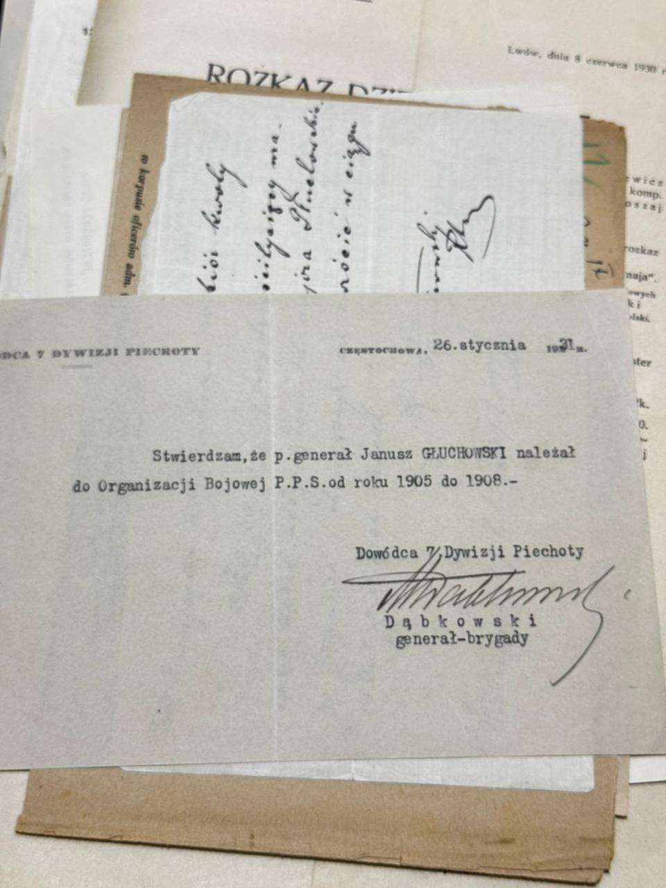 Zaświadczenie gen. Michała Dąbkowskiego (7 DP Częstochowa) o przynależności Janusza do OB PPS 1905-1908
