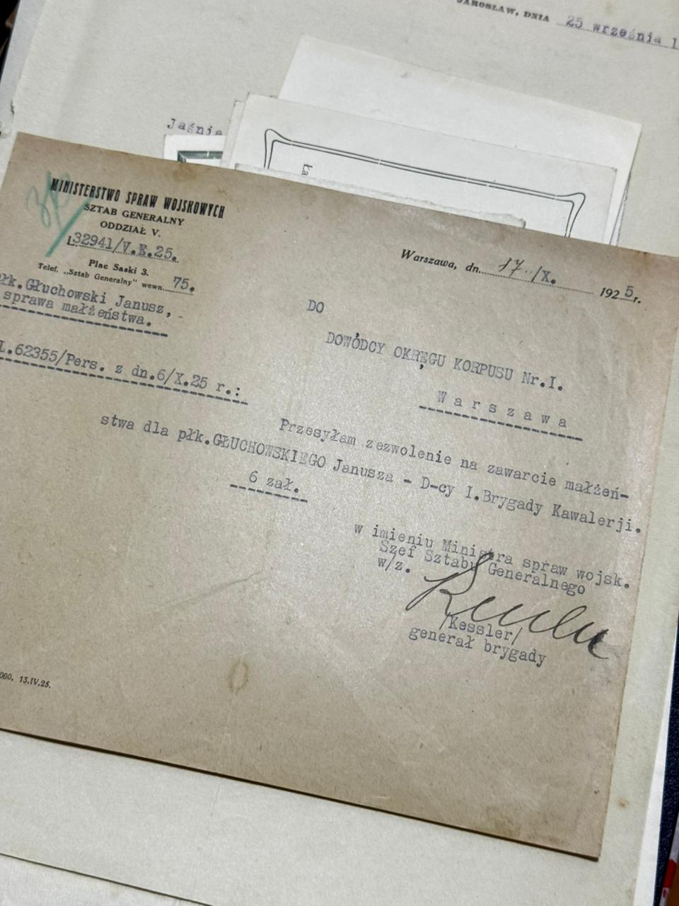 Zezwolenie MSWojsk (Sztab Generalny) na zawarcie małżeństwa przez płk. Janusza Głuchowskiego — podpis gen. Kesslera, 17.X.1925