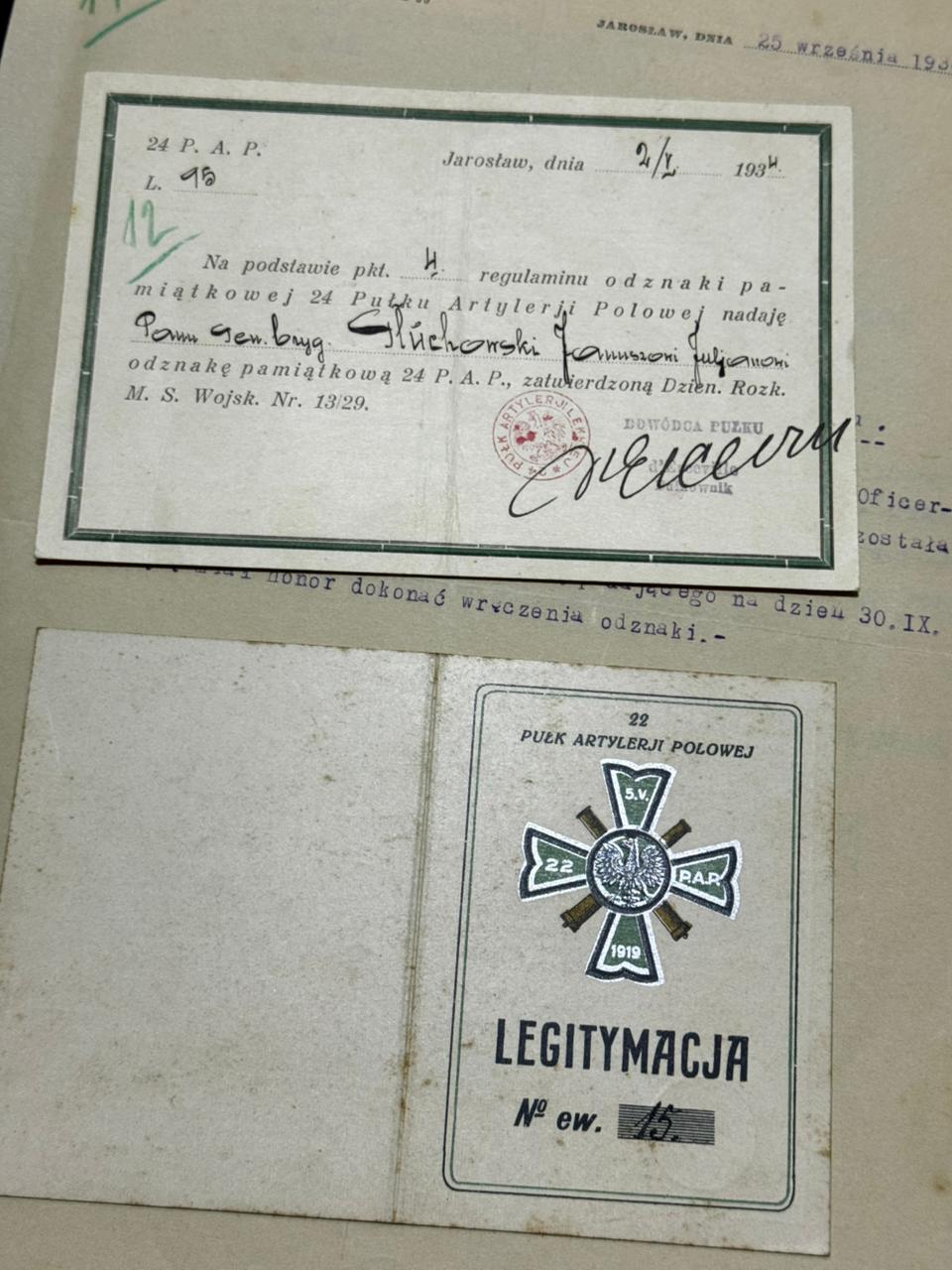Dwie legitymacje odznak pamiątkowych — 24 PAP Jarosław (2.I.1934) + 22 PAP Nr ew. 15