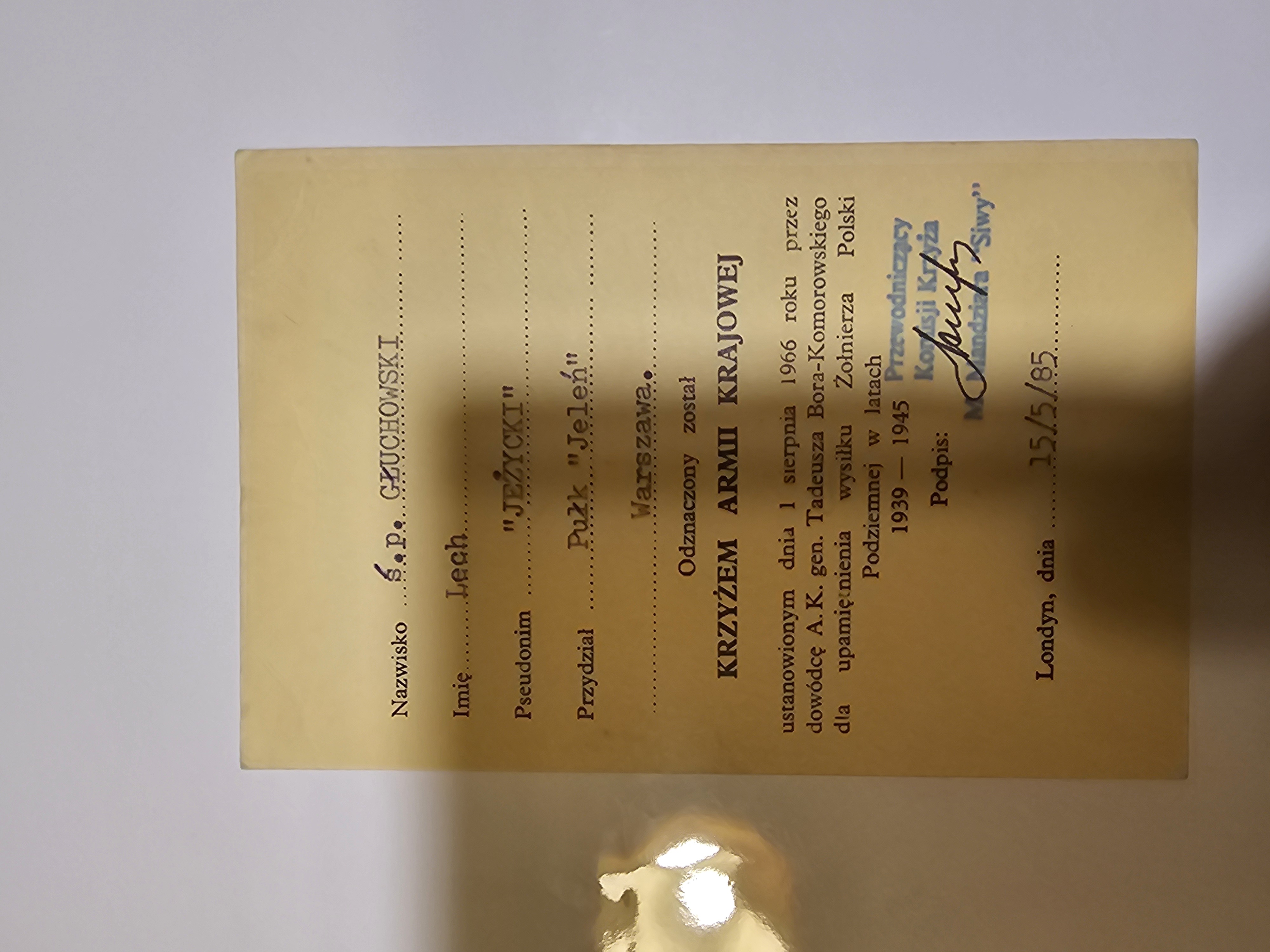 Legitymacja Krzyża AK Nr 33083 – Śp. Lech Głuchowski ps. 'JEŻYCKI', Pułk 'Jeleń' – Londyn 15/5/1985